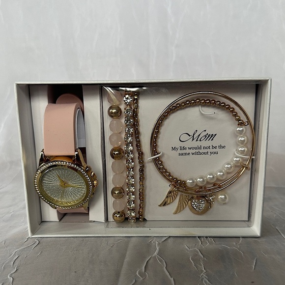 Pink & Gold Watch & Jewlery Bracelets Gift Set For Mom Mothers Day Gift NIB - Picture 9 of 13